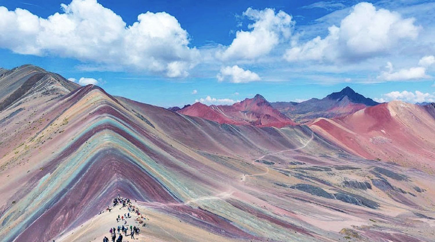 Montaña Arcoiris Todo el dia.